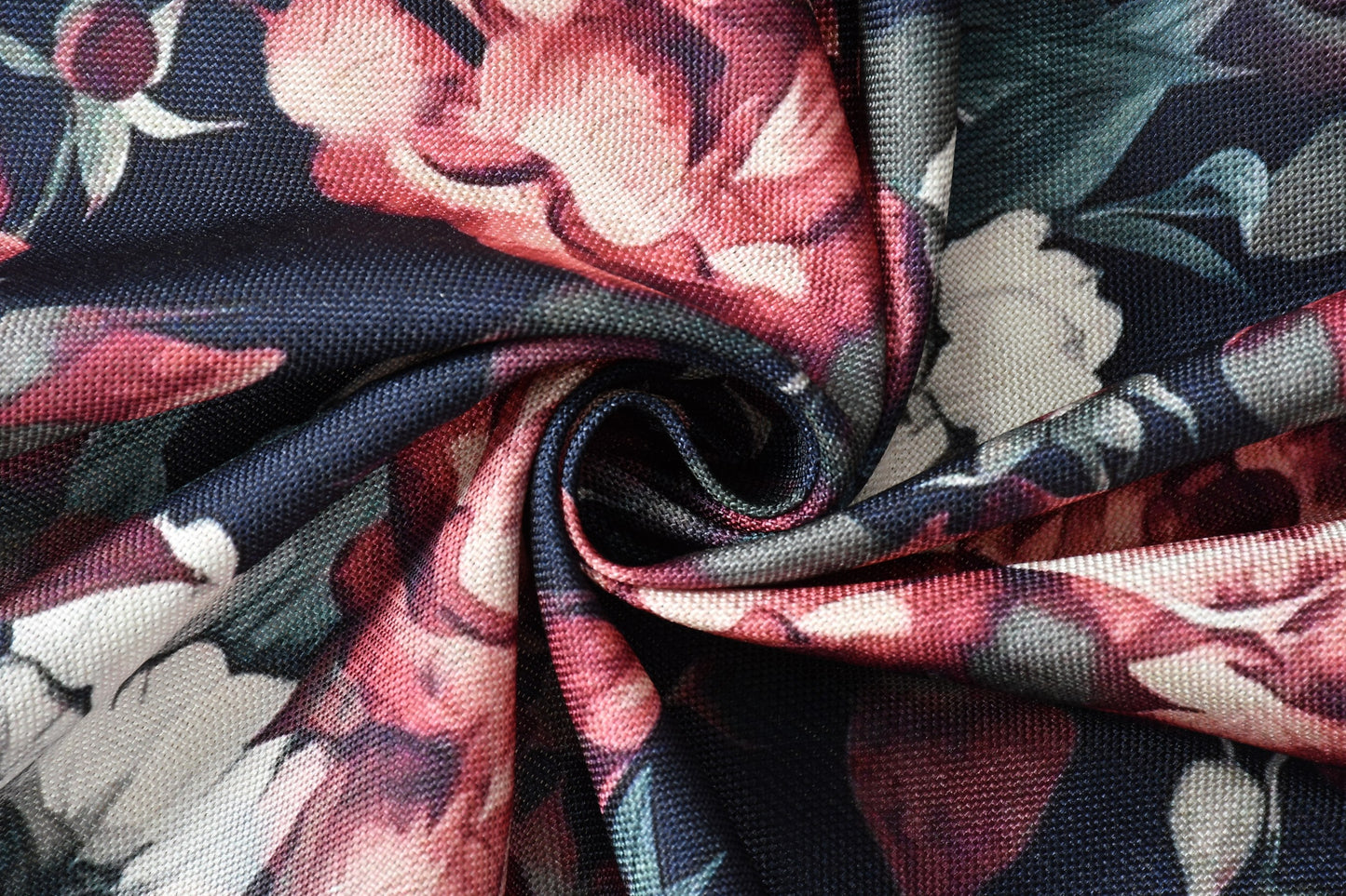 FABRIGAANZA Polyester Printed Tablecloth for 6 to 8 Seater Dining (140 cm x 240 cm) Black Floral