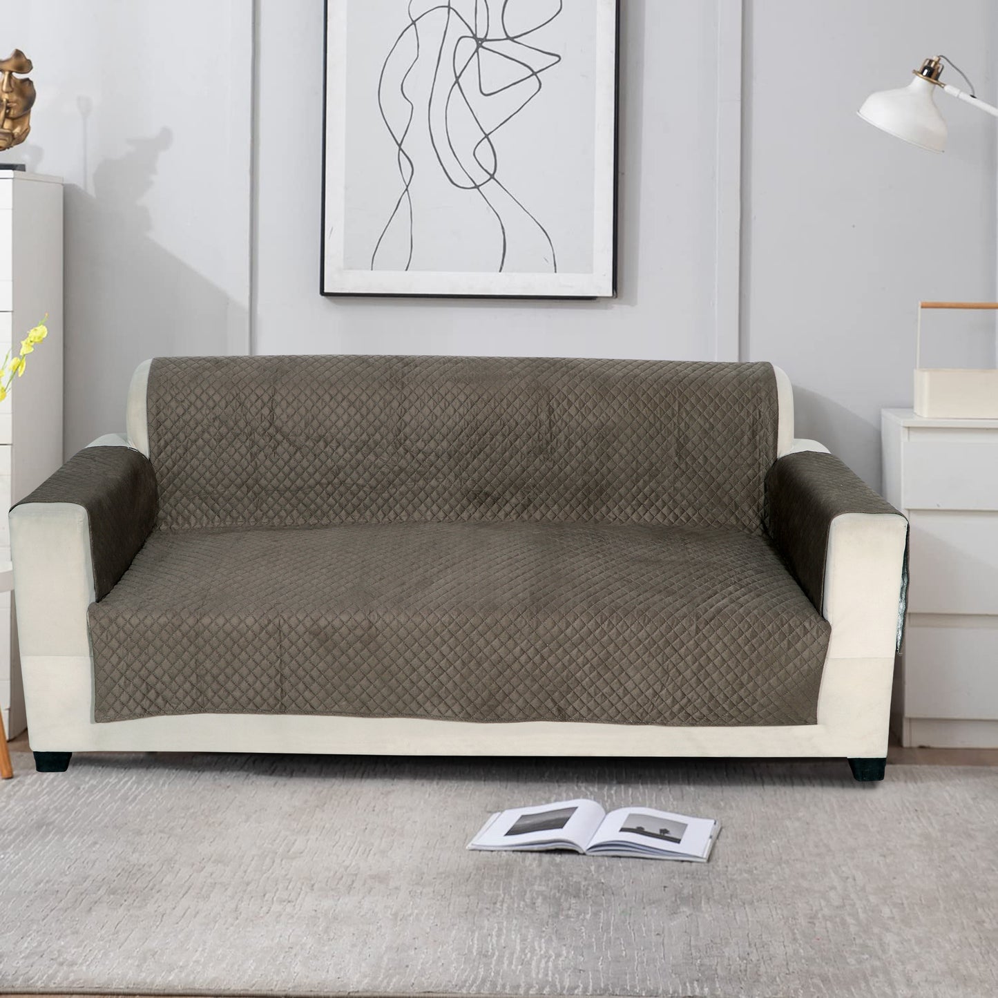 FABRIGAANZA Quilted Sofa Cover | Premium Armchair Protector with Anti-Slip Backing and Side Pockets, Soft & Washable Fabric | Ideal for Homes with Pets, Kids, Daily Use - Solid Beige